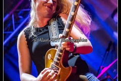 joanne-shaw-taylor-new-morning_15522405839_o