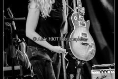 joanne-shaw-taylor-new-morning_15706583631_o